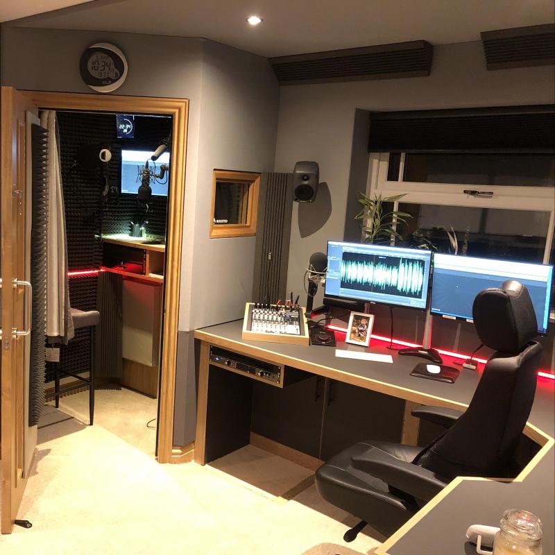 VoiceoverGuy - Yorkshire Studio - Home Studio in United Kingdom