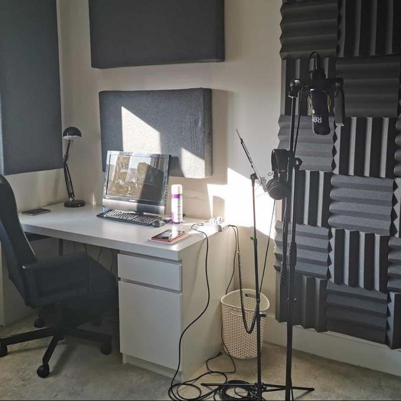 Kelly Condron Voice Over Voiceover Studio Finder